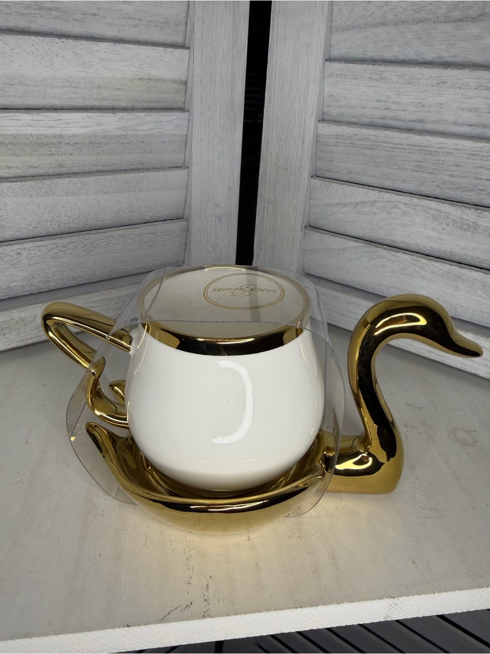 Gold Swan Ceramic Candle Holder with White Insert Grace Teaware - Picture 2 of 6